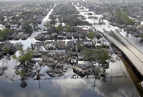 Hurricane Katrina – Zniszczone wybrzeże Zatoki Meksykańskiej i dramatyczne skutki nierówności społecznych